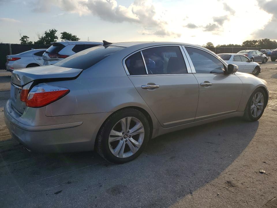 2009 Hyundai Genesis VIN KMHGC46F79U055006 COPART salvage auction — REAR END, FL - CERT OF TITLE SLVG REBUILDABLE, sold $15 on 2026-07-21 (photo 3)