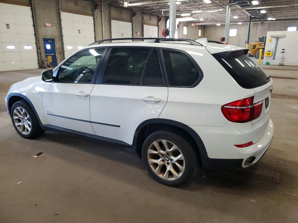 2012 BMW X5 VIN 5UXZV4C5XCL754080 COPART salvage auction — MINOR DENT/SCRATCHES, Mn - Certificate Of Title, sold $225 on 2026-07-09 (photo 2)