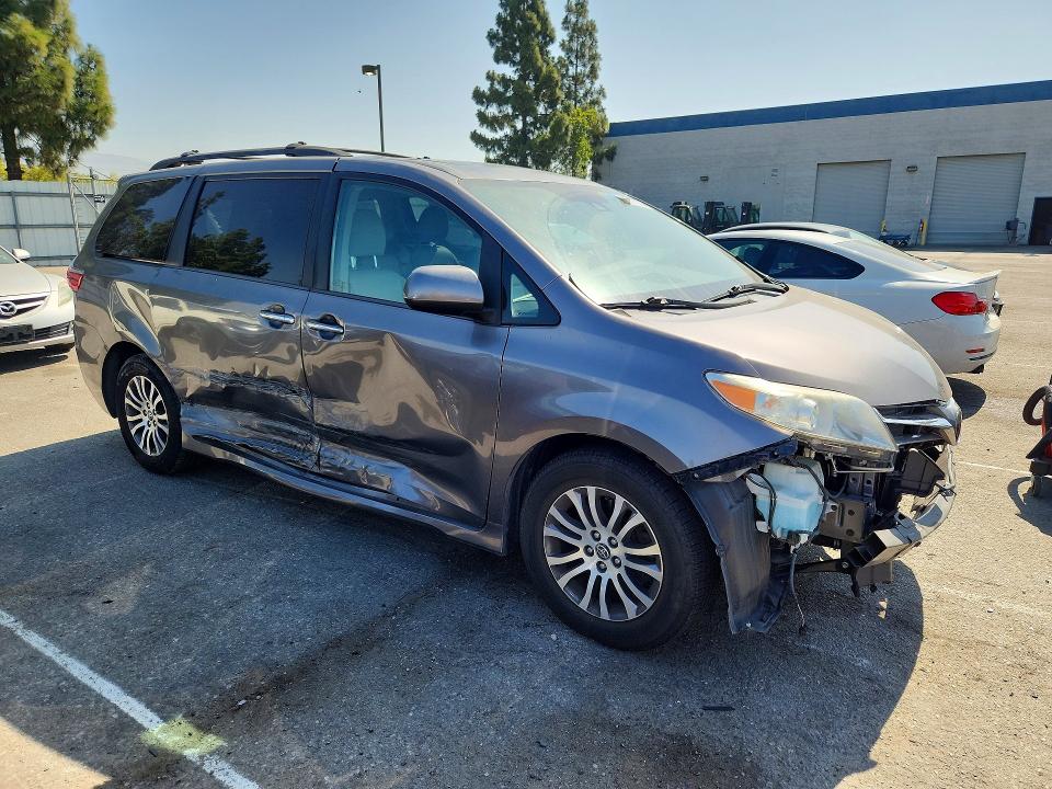 2018 Toyota Sienna VIN 5TDYZ3DC1JS928218 COPART salvage auction — FRONT END, Ca - Salvage Certificate, sold $3,050 on 2026-07-30 (photo 4)