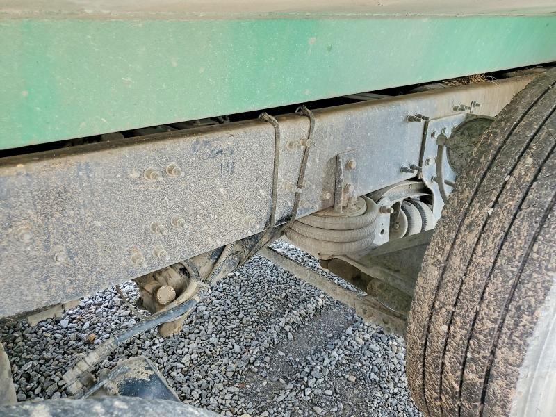 2017 Mack Gu713 VIN 1M2AX04C1HM036042 COPART salvage auction — ROLLOVER, NC - SALVAGE CERTIFICATE OF TITLE, sold $8,800 on 2026-08-13 (photo 6)
