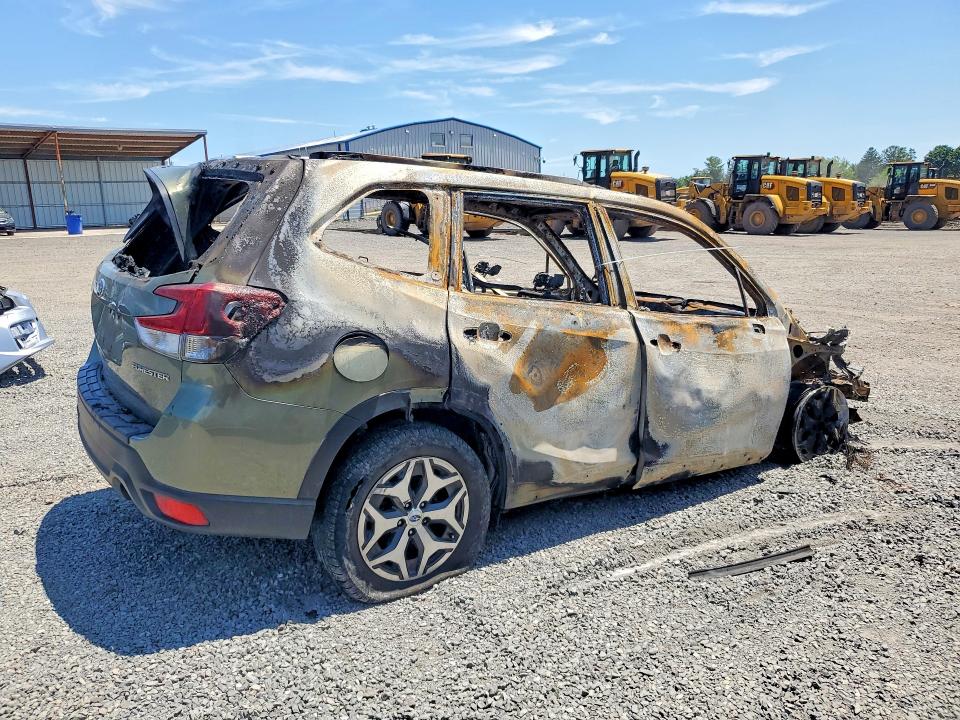 2020 Subaru Forester VIN JF2SKAJC4LH533400 COPART salvage auction — BURN, Pa - Certificate Of Salvage, sold $275 on 2026-07-07 (photo 3)