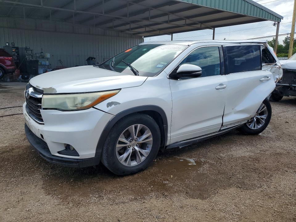 2015 Toyota Highlander VIN 5TDKKRFH3FS059635 COPART salvage auction — REAR END, Tx - Certificate Of Title, sold $1,950 on 2026-07-09 (photo 1)