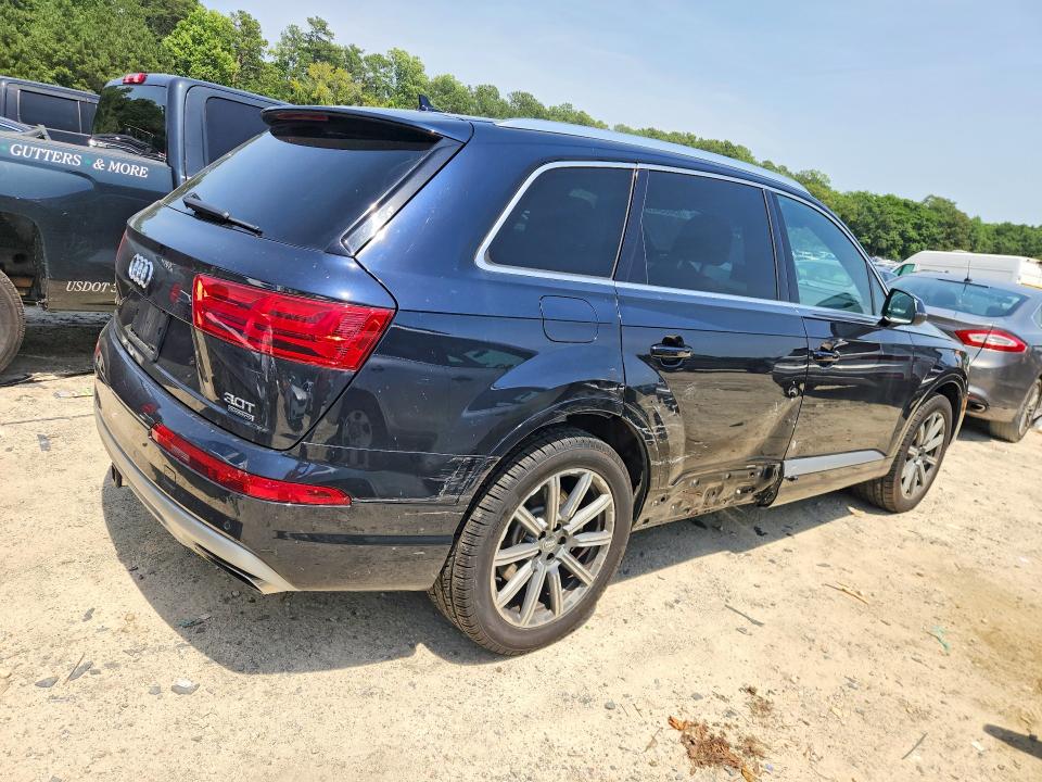 2017 Audi Q7 VIN WA1LAAF72HD057903 COPART salvage auction — SIDE, Salvage Title, sold $1,100 on 2026-07-21 (photo 3)