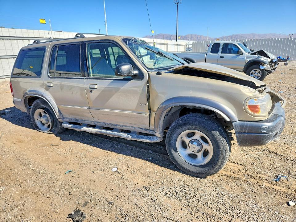 2001 Ford Explorer VIN 1FMZU73E81ZA27404 COPART salvage auction — ROLLOVER, Nv - Non-Repairable Vehicle Cert, sold $125 on 2026-07-02 (photo 4)