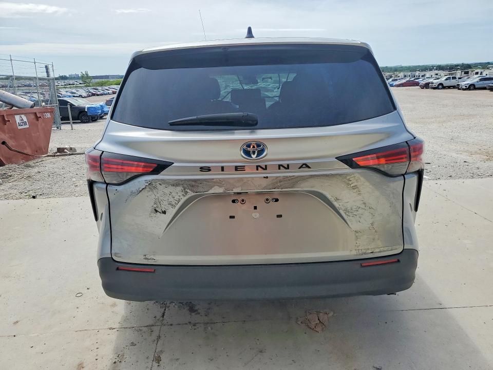 2022 Toyota VIN 5TDKSKFC6NS062927 COPART salvage auction — MINOR DENT/SCRATCHES, Salvage Title, sold $10,300 on 2026-07-20 (photo 6)