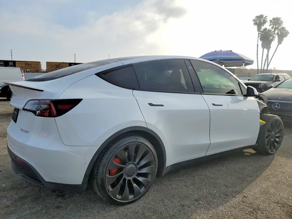 2022 Tesla Model y VIN 7SAYGDEF8NF488743 COPART salvage auction — FRONT END, Ca - Salvage Certificate, sold $9,900 on 2026-07-24 (photo 3)