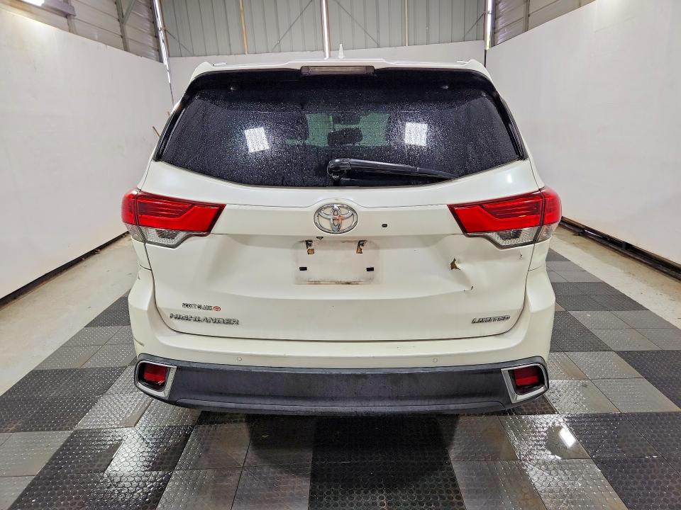 2018 Toyota Highlander VIN 5TDYZRFH2JS266189 COPART salvage auction — FRONT END, NC - DEALER ONLY CLEAN TITLE, sold $9,200 on 2026-07-16 (photo 6)