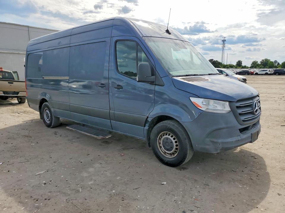 2021 Mercedes-benz VIN W1Y40CHY5MT071353 COPART salvage auction — MINOR DENT/SCRATCHES, Nc - Certificate Of Title, sold $11,700 on 2026-07-29 (photo 4)