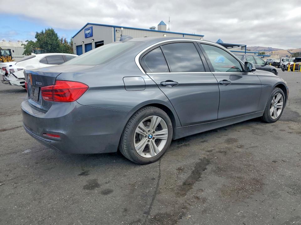 2018 BMW 3er VIN WBA8B9C50JAE22466 COPART salvage auction — MECHANICAL, Ca - Dis/Dlr/Exp App For Dup Clean, sold $3,700 on 2026-07-21 (photo 3)