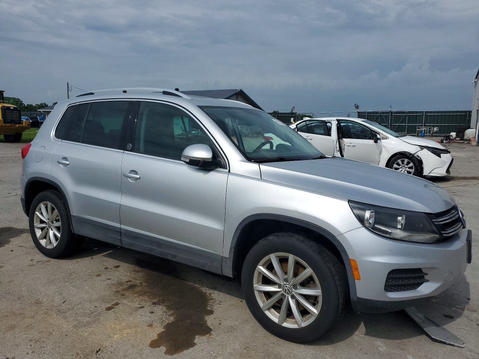 2017 Volkswagen Tiguan VIN WVGRV7AX2HK002454 COPART salvage auction — SIDE, Ky - Cert Of Title-Salvage, sold $2,050 on 2026-07-20 (photo 4)