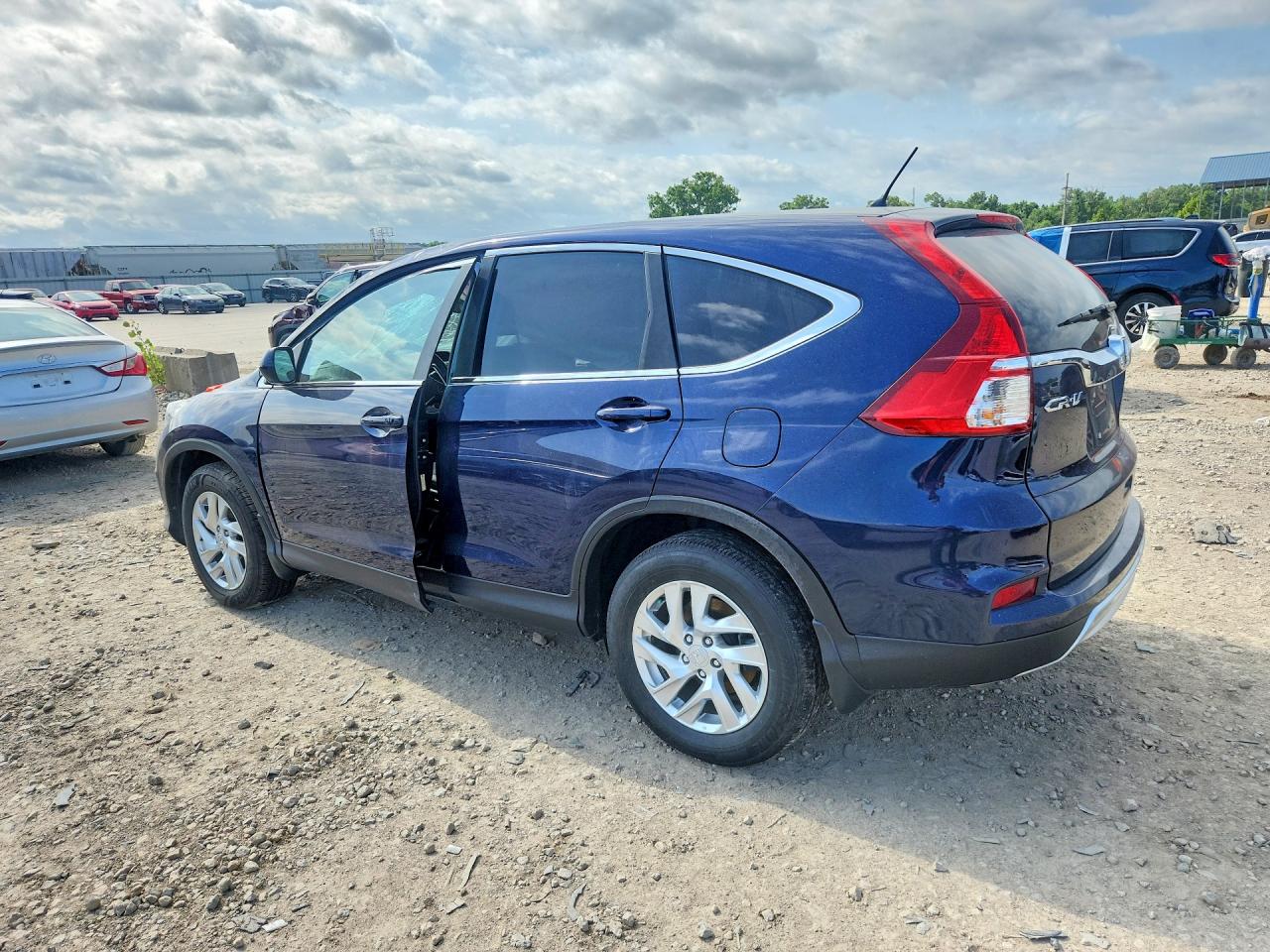 2015 Honda CR-V VIN 5J6RM4H54FL092573 COPART salvage auction — Front End, KS - CERT OF TITLE-SALVAGE, sold $2,700 on 2026-07-07 (photo 2)