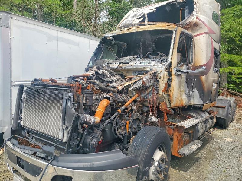 2022 International Lt VIN 3HSDZAPRXNN133775 COPART salvage auction — BURN, In - Certificate Of Title (P), sold $550 on 2026-07-07 (photo 9)