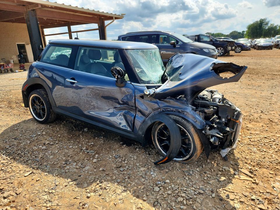 2011 Mini Cooper VIN WMWSV3C56BTY20388 COPART salvage auction — ALL OVER, Al - Cert Of Title-Salvage Title, sold $125 on 2026-08-19 (photo 4)