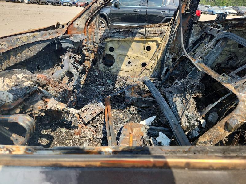 2011 Hyundai Veracruz VIN KM8NU4CCXBU153936 COPART salvage auction — BURN, Sc - Cert Of Title-Salvage Fire, sold $250 on 2026-07-29 (photo 7)