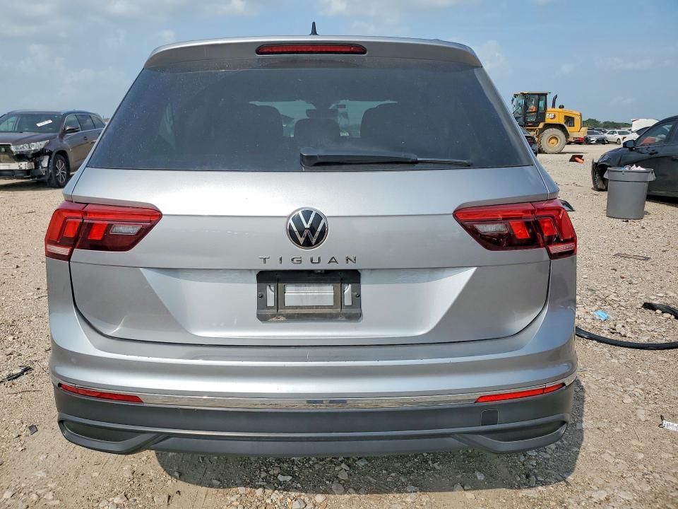 2024 Volkswagen Tiguan VIN 3VVRB7AX9RM010964 COPART salvage auction — SIDE, Tx - Salvage Vehicle Title, sold $7,000 on 2026-08-24 (photo 6)