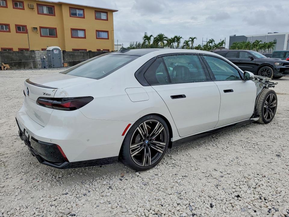 2025 BMW 7 series VIN WBA23EH0XSCV31352 COPART salvage auction — FRONT END, FL - CERT OF TITLE SLVG REBUILDABLE, sold $30,750 on 2026-07-28 (photo 3)