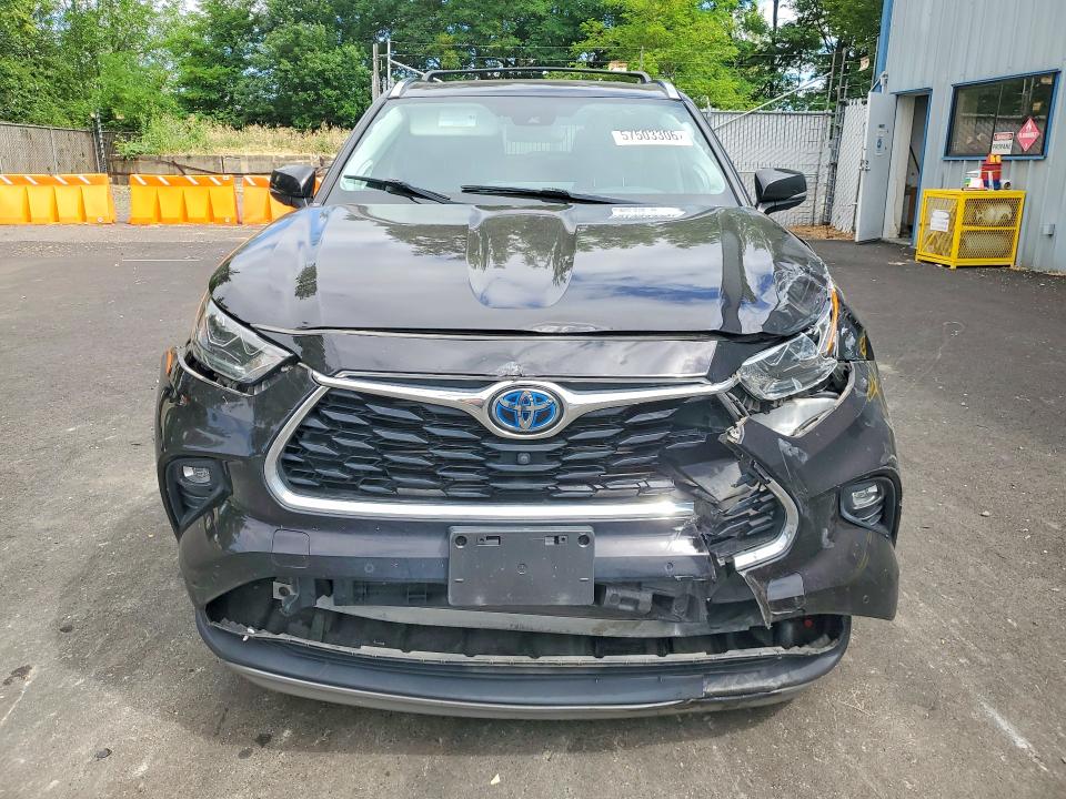 2021 Toyota VIN 5TDEBRCH3MS050741 COPART salvage auction — FRONT END, Or - Salvage Title Certificate, sold $18,700 on 2026-07-22 (photo 5)
