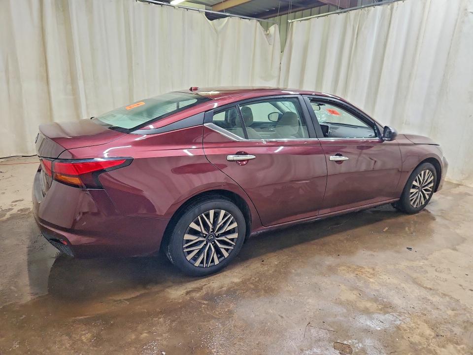 2025 Nissan Altima VIN 1N4BL4DV8SN402647 COPART salvage auction — MINOR DENT/SCRATCHES, KS - CERTIFICATE OF TITLE (P), sold $13,900 on 2026-07-02 (photo 3)