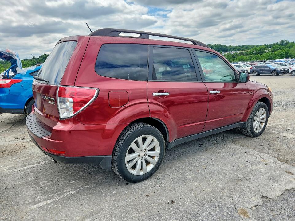 2011 Subaru Forester VIN JF2SHADC2BH730817 COPART salvage auction — MINOR DENT/SCRATCHES, Wv - Non Public Clean Title, sold $400 on 2026-07-10 (photo 3)