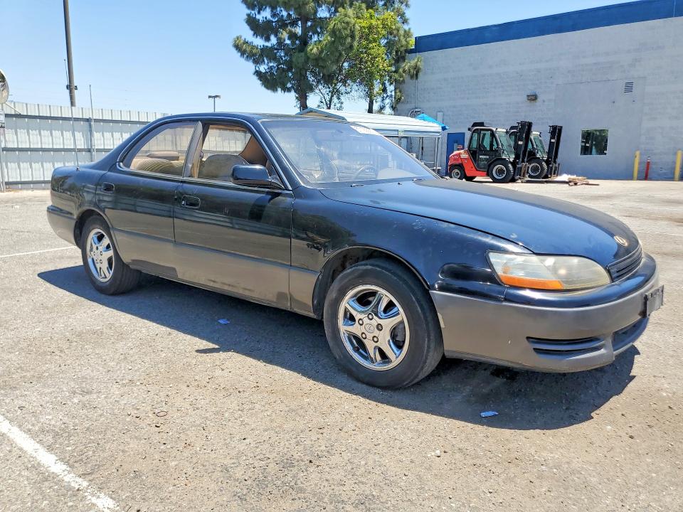 1996 Lexus Es 300 VIN JT8BF12G5T0161308 COPART salvage auction — MINOR DENT/SCRATCHES, Ca - Dis/Dlr/Exp Only Clean Title, sold $425 on 2026-07-07 (photo 4)