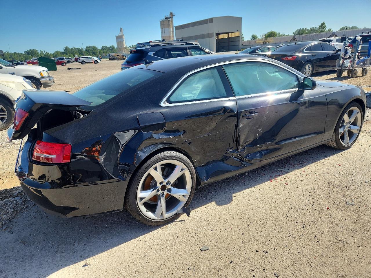 2012 Audi A5 VIN WAULFAFRXCA000719 COPART salvage auction — Side, MO - DEALER ONLY CLEAN TITLE, sold $575 on 2026-07-09 (photo 3)