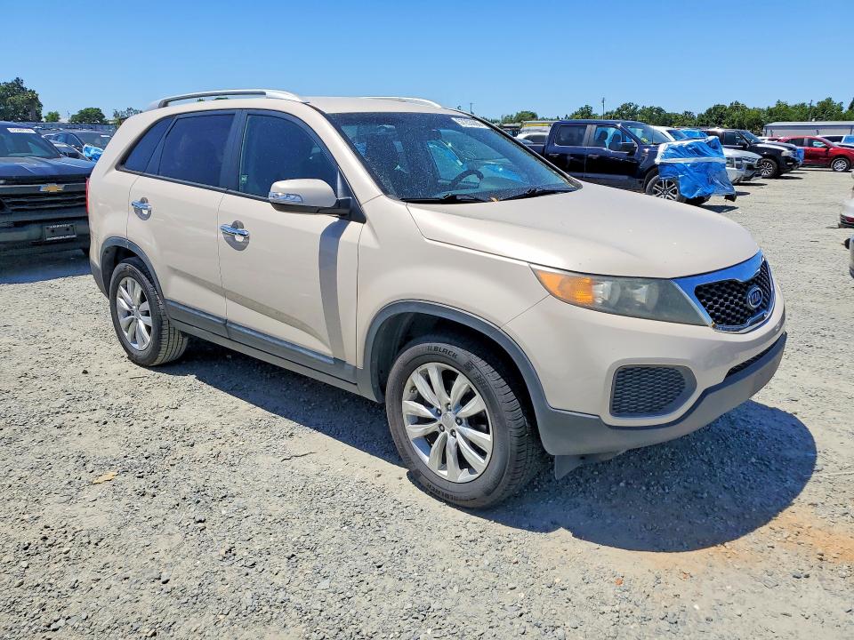 2011 Kia Sorento VIN 5XYKT4A22BG099795 COPART salvage auction — MECHANICAL, Ca - Dis/Dlr/Exp Only Clean Title (P), sold $800 on 2026-07-30 (photo 4)