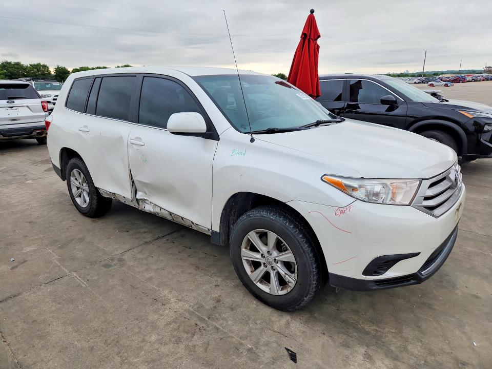 2011 Toyota Highlander VIN 5TDZA3EH6BS007796 COPART salvage auction — SIDE, TX - SALVAGE VEHICLE TITLE, sold $4,300 on 2026-07-23 (photo 4)