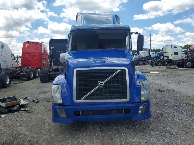 2014 Volvo VIN 4V4NC9EG7EN153626 COPART salvage auction — SIDE, In - Bill Of Sale - Parts Only, sold $275 on 2026-07-23 (photo 7)