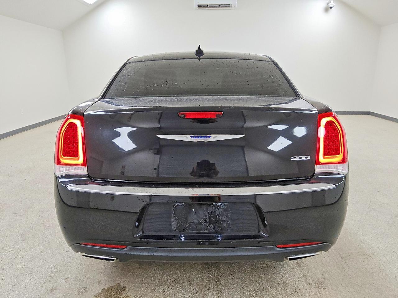2019 Chrysler 300 VIN 2C3CCAAG4KH634307 COPART salvage auction — Front End, CO - CERTIFICATE OF TITLE, sold $6,500 on 2026-07-09 (photo 6)