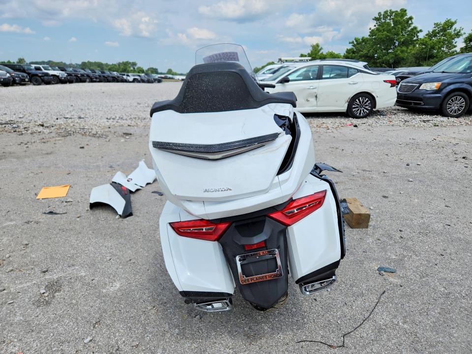 2018 Honda VIN JH2SC7951JK003025 COPART salvage auction — SIDE, Mo - Salvage Certificate Of Title, sold $4,300 on 2026-07-30 (photo 4)