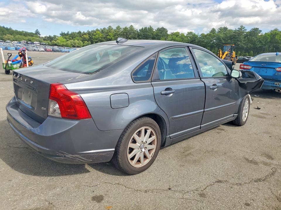 2009 Volvo S40 VIN YV1MS390892451656 COPART salvage auction — FRONT END, Ri - Salvage Certificate Of Title, sold $425 on 2026-07-09 (photo 3)
