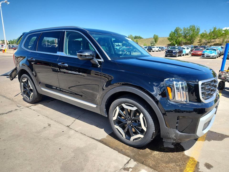 2024 Kia Telluride VIN 5XYP6DGCXRG518872 COPART salvage auction — SIDE, Co - Salvage Title, sold $8,000 on 2026-08-03 (photo 4)