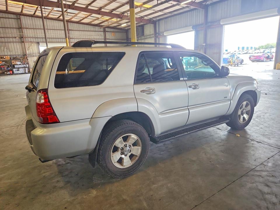 2007 Toyota 4runner VIN JTEZU14RX78071742 COPART salvage auction — MINOR DENT/SCRATCHES, MT - CERTIFICATE OF TITLE, sold $2,000 on 2026-07-29 (photo 3)