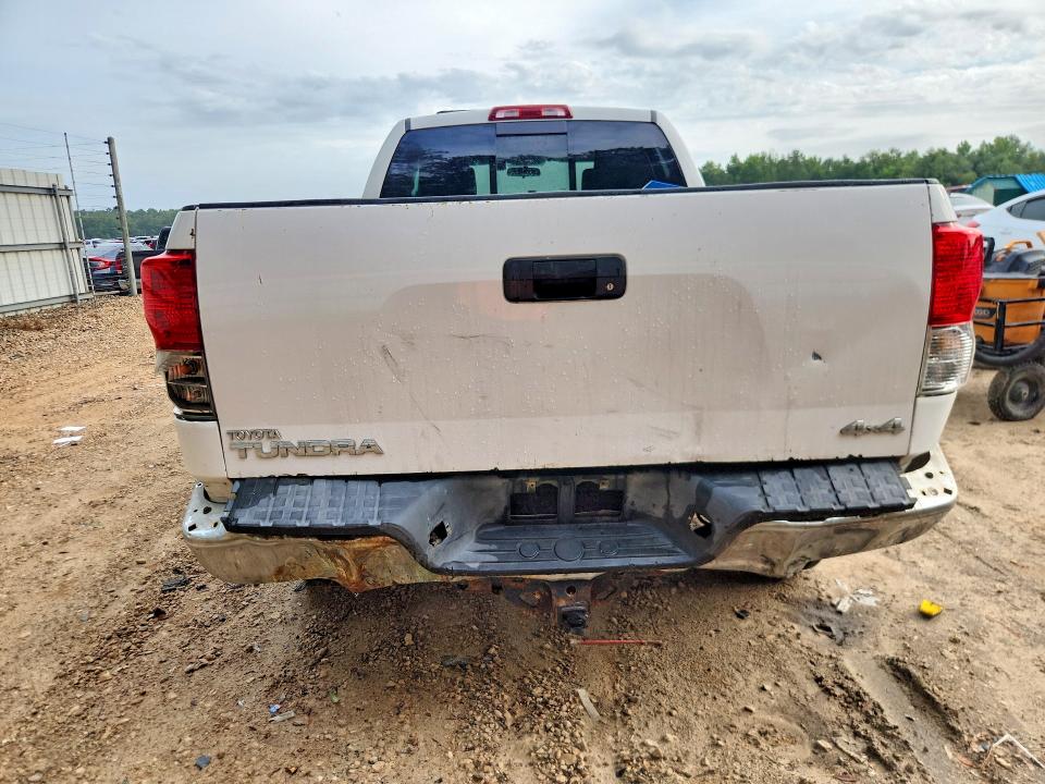 2013 Toyota Tundra VIN 5TFUM5F15DX043927 COPART salvage auction — MINOR DENT/SCRATCHES, Salvage Title, sold $575 on 2026-07-24 (photo 6)