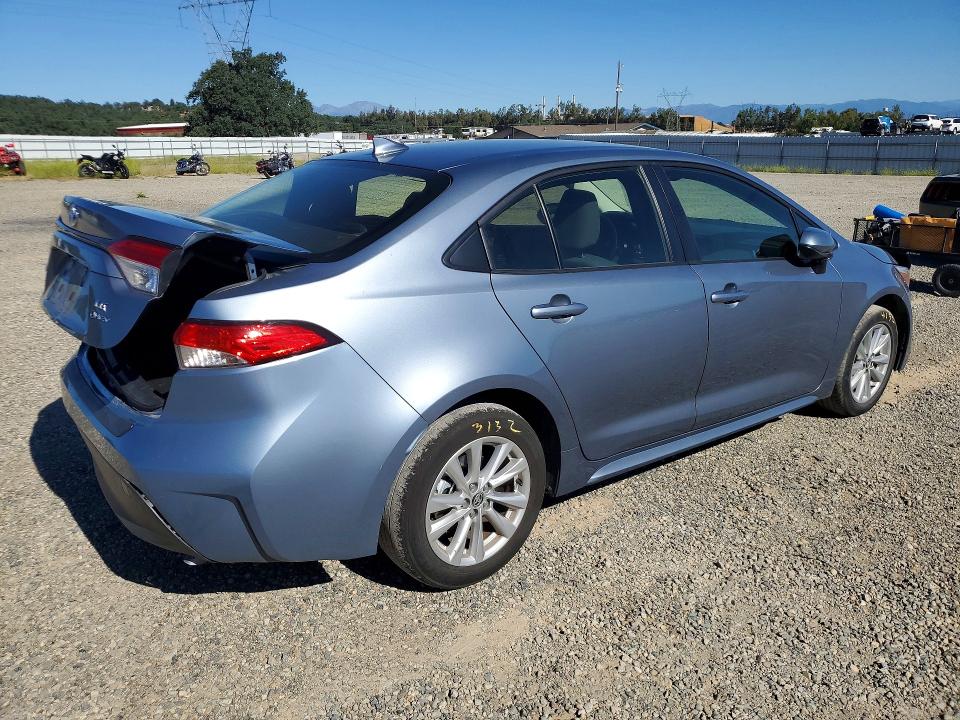 2025 Toyota Corolla VIN JTDBCMFEXS3107309 COPART salvage auction — REAR END, Salvage Title, sold $4,600 on 2026-07-24 (photo 3)