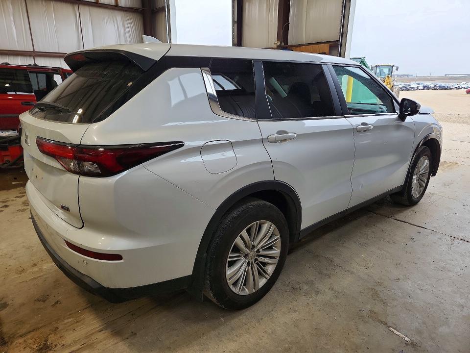 2024 Mitsubishi Outlander VIN JA4J4UA86RZ625509 COPART salvage auction — FRONT END, AB - BOS - SALVAGE, sold $8,600 on 2026-07-16 (photo 3)