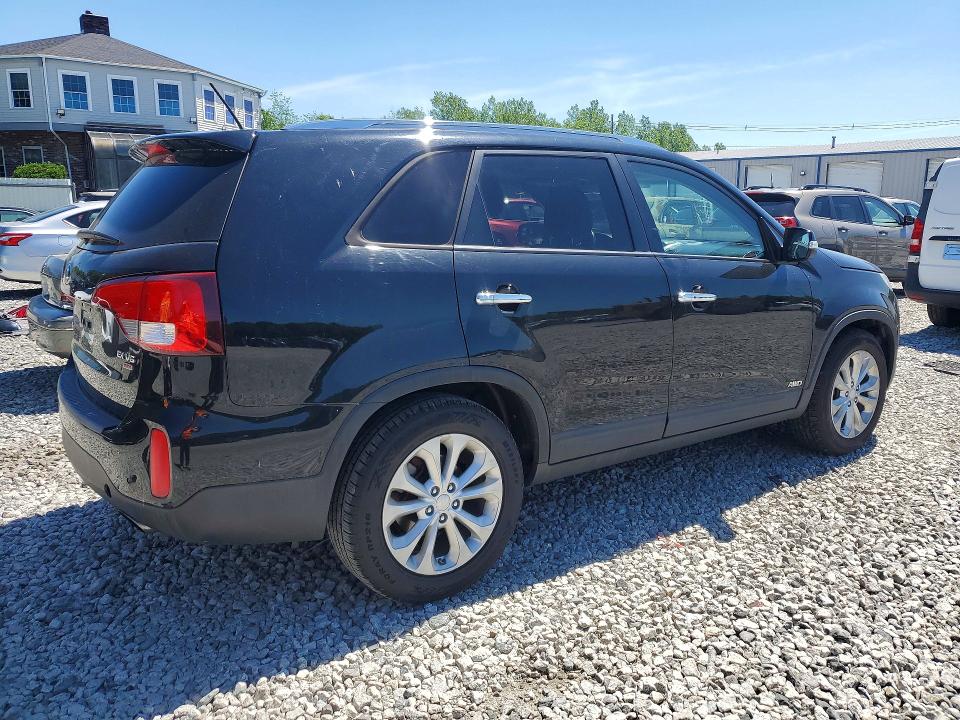 2014 Kia Sorento VIN 5XYKUDA71EG498209 COPART salvage auction — SIDE, Ma - Cert Of Title-Reconstrctd Coll, sold $1,600 on 2026-07-06 (photo 3)