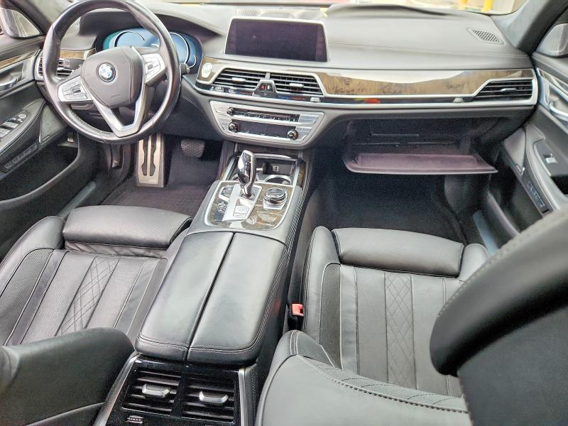 2017 BMW 7er VIN WBA7F0C5XHGM21065 COPART salvage auction — MINOR DENT/SCRATCHES, La - Cert Of Title-Salvage, sold $5,000 on 2026-08-12 (photo 8)