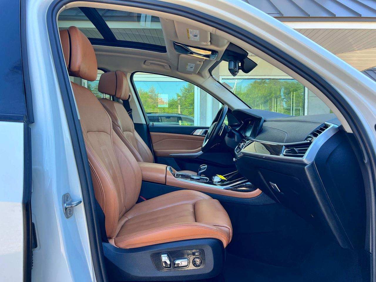 2019 BMW X7 VIN 5UXCX4C59KLS38985 COPART salvage auction — Minor Dent/Scratches, MA - CERTIFICATE OF TITLE (P), sold $21,900 on 2026-07-10 (photo 5)