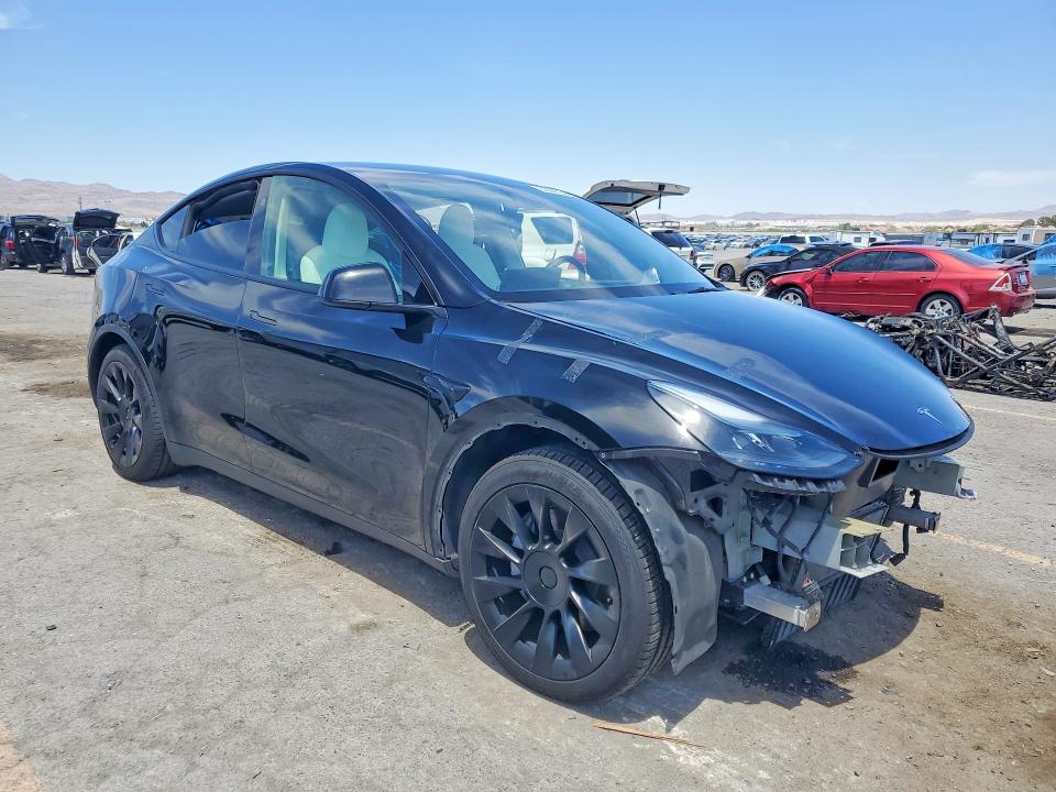 2025 Tesla Model y VIN 7SAYGAEE7SF239402 COPART salvage auction — FRONT END, NV - SALVAGE TITLE, sold $10,900 on 2026-07-23 (photo 4)