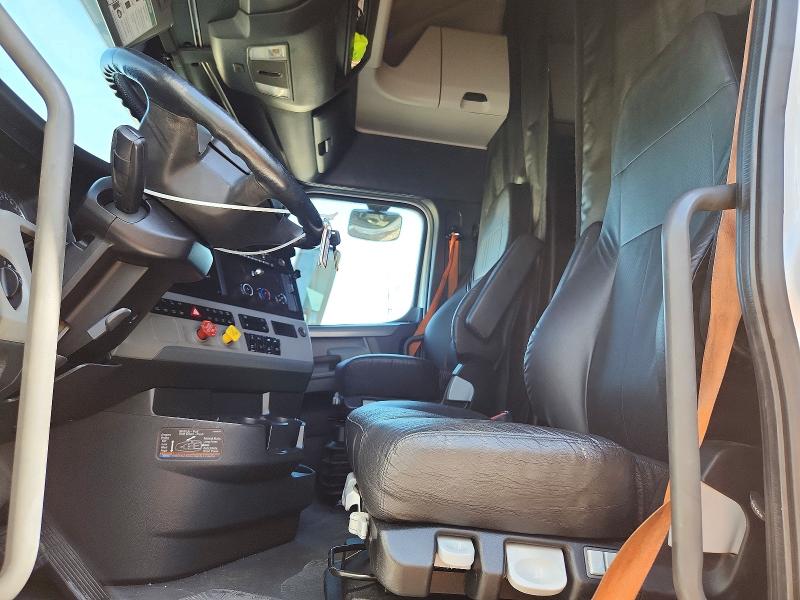 2022 Freightliner Cascadia 126 VIN 3AKJHHDRXNSNC5876 COPART salvage auction — SIDE, AZ - CERT OF TITLE - SALVAGE, sold $31,000 on 2026-07-16 (photo 5)