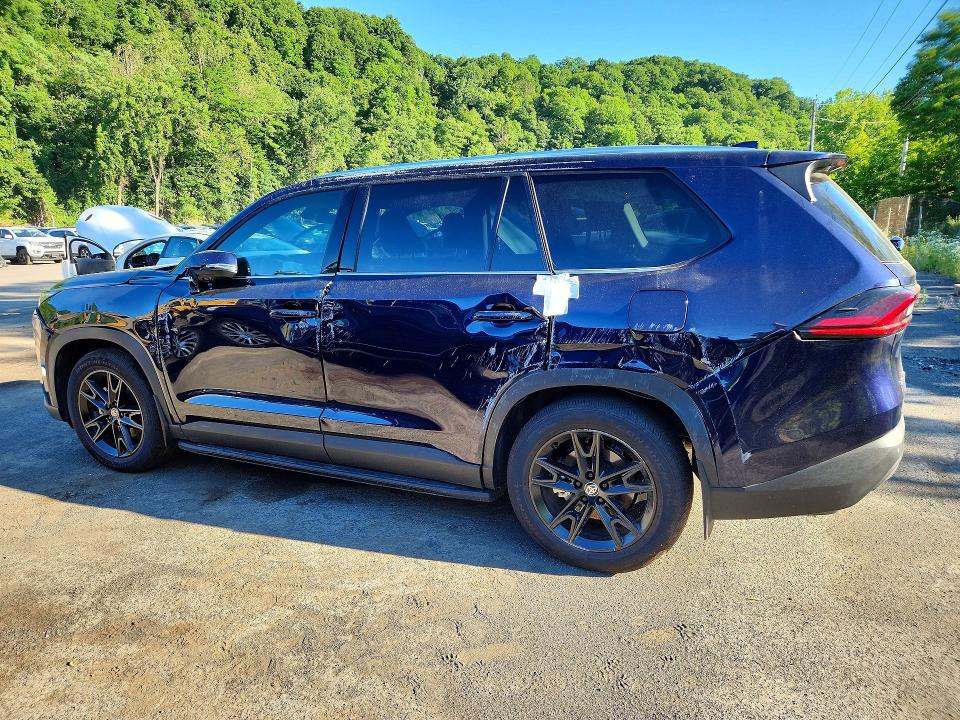 2026 Toyota Highlander VIN 5TDACAB53TS074864 COPART salvage auction — ROLLOVER, Nj - Cert Of Title-Salvage, sold $22,200 on 2026-07-09 (photo 2)