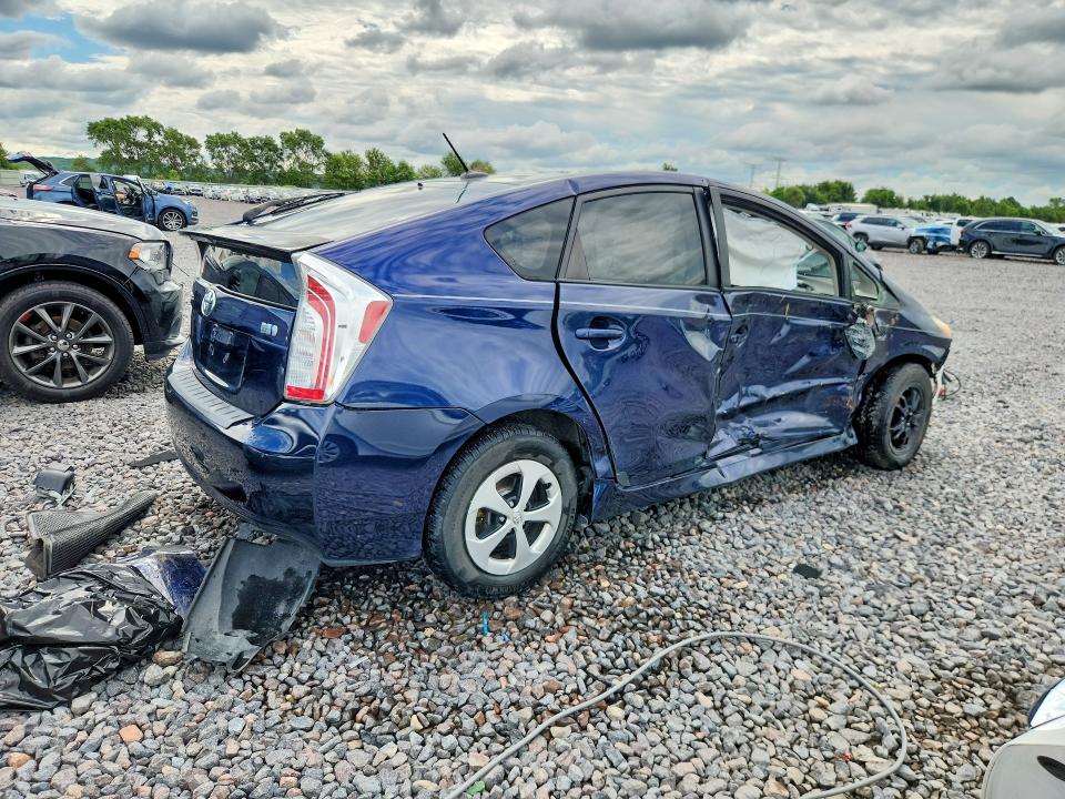 2013 Toyota Prius VIN JTDKN3DU6D0337612 COPART salvage auction — SIDE, Il - Junking Cert Of A Vehicle, sold $1,250 on 2026-07-20 (photo 3)