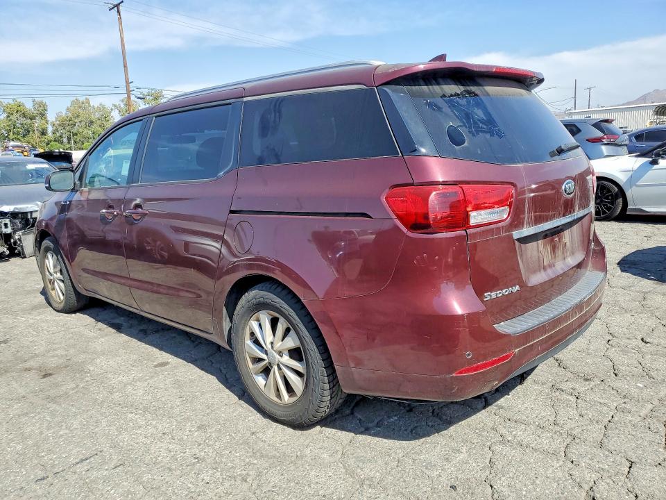 2017 Kia SEDONA VIN KNDMB5C18H6266288 COPART salvage auction — MINOR DENT/SCRATCHES, CA - DIS/DLR/EXP ONLY CLEAN TITLE, sold $1,650 on 2026-07-20 (photo 2)