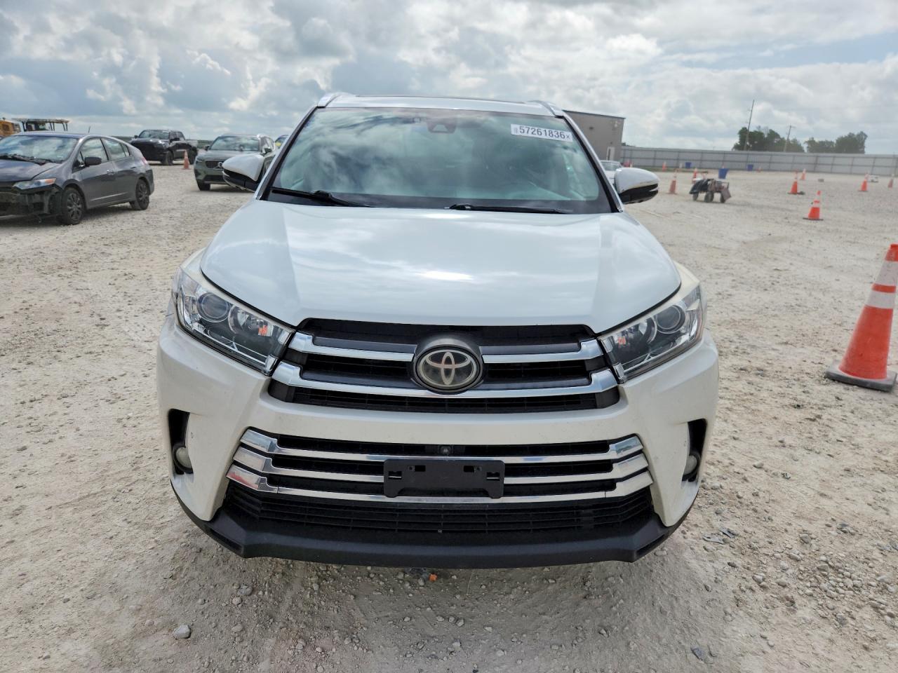2017 Toyota Highlander VIN 5TDYZRFH6HS199204 COPART salvage auction — Normal Wear, TX - CERTIFICATE OF TITLE (P), sold $14,800 on 2026-07-08 (photo 5)