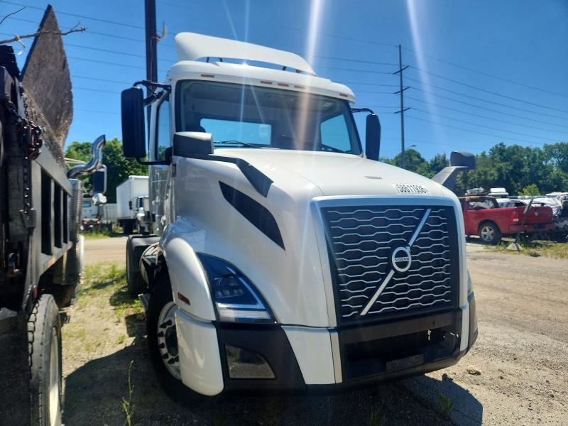 2021 Volvo Vnl VIN 4V4N39EG8MN275085 — COPART salvage auction photo