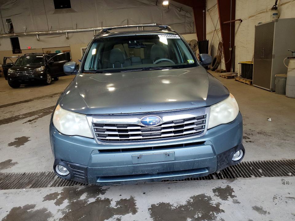 2010 Subaru Forester VIN JF2SH6DC6AH719072 COPART salvage auction — MINOR DENT/SCRATCHES, Vt - Certificate Of Title, sold $575 on 2026-07-13 (photo 5)