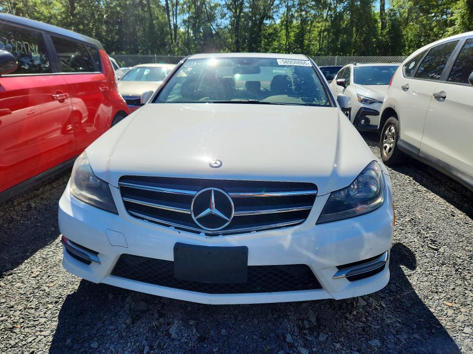 2014 Mercedes-benz C-klasse VIN WDDGF8AB5EA932245 COPART salvage auction — MINOR DENT/SCRATCHES, Ct -   (P), sold $2,850 on 2026-07-13 (photo 5)