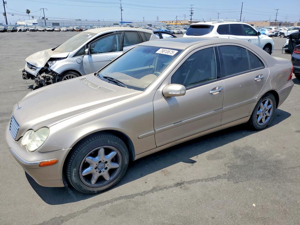 2001 Mercedes-benz C class VIN WDBRF64J01F018412 COPART salvage auction — MINOR DENT/SCRATCHES, CA - SALVAGE CERTIFICATE, sold $525 on 2026-07-08 (photo 1)