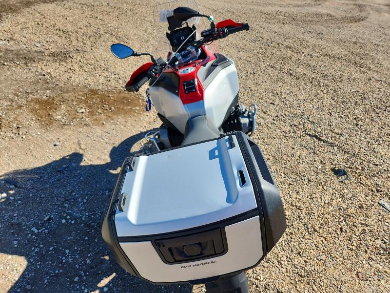 2025 BMW R 1300 VIN WB10M3306S6K91120 COPART salvage auction — SIDE, Ne - Cert Of Title-Salvage, sold $15,300 on 2026-07-09 (photo 6)